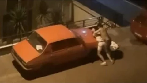 MERSİN'DE KAVGAYA POLİS MÜDAHALE ETTİ