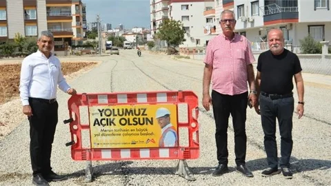 MERSİN BÜYÜKŞEHİR’DEN TARSUS’TA BAĞLAR MAHALLESİNDE ASFALTLAMA ÇALIŞMASI