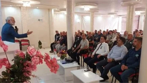 ÇAMLIYAYLA'DA MEVLİD-İ NEBİ HAFTASI MÜNASEBETİYLE KONFERANS DÜZENLENDİ.