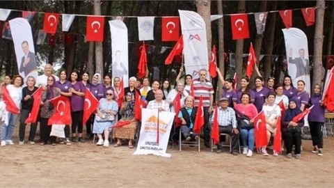 MERSİN ALZHEİMER DERNEĞİ 'DÜNYA ALZHEİMER FARKINDALIK GÜNÜ' KAPSAMINDA TARSUS GENÇLİK KAMPI'NDA ETKİNLİK DÜZENLEDİ