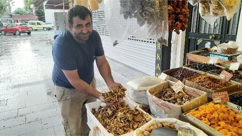 TARSUS'TA KURU İNCİR TEZGAHTAKİ YERİNİ ALDI