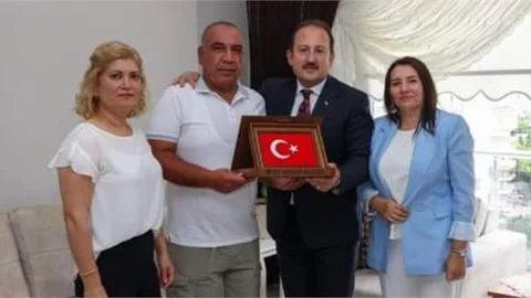 VALİ ALİ HAMZA PEHLİVAN, GAZİ POLİS MEMURU HALİL ARI VE AİLESİNİ ZİYARET ETTİ