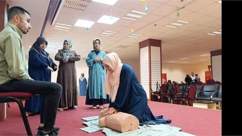 MERSİN'DE AİLE VE DİNİ REHBERLİK BÜROSU ÜYELERİNE İLK YARDIM EĞİTİMİ VERİLDİ