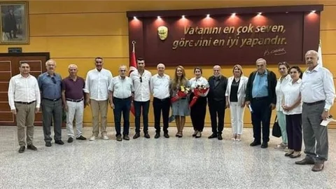 TARSUS'TA MECLİS ÜYELERİ'NE "KADINA YÖNELİK ŞİDDETLE MÜCADELE" KONULU SEMİNER VERİLDİ