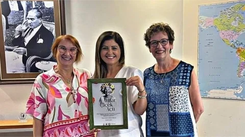 MERSİN ALZHEİMER DERNEĞİ TARSUS GRUBU'NDAN TARSUS TİCARET VE SANAYİ ODASI'NA TEŞEKKÜR ZİYARETİ