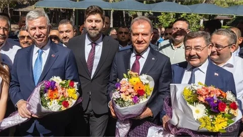 MANSUR YAVAŞ'TAN TARSUS BELEDİYESİ'NE ÖNEMLİ ZİYARET