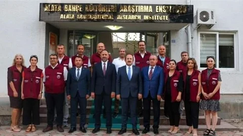 VALİ PEHLİVAN ALATA'YI ZİYARET ETTİ