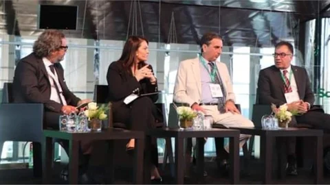 BAŞKAN KOÇAK, İSTANBUL'DA DÜZENLENEN PANELE KATILDI