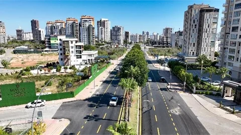 MERSİN BÜYÜKŞEHİR’İN YOL ÇALIŞMALARI DEVAM EDİYOR