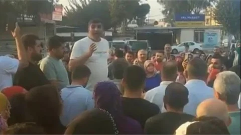 Mersin Yaş Sebze ve Meyve Hali’nde Düşürülen Ücret Tepkisi:İŞÇİLER EYLEMDE...