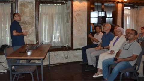 TADEKA’DA “TARSUS ARKEOLOJİSİ BAĞLAMINDA KÜLTÜR TURİZMİ” SÖYLEŞİSİ