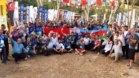 BALIKÇILAR OLTALARINI AKDENİZ’İN MAVİ SULARINA SALLADI