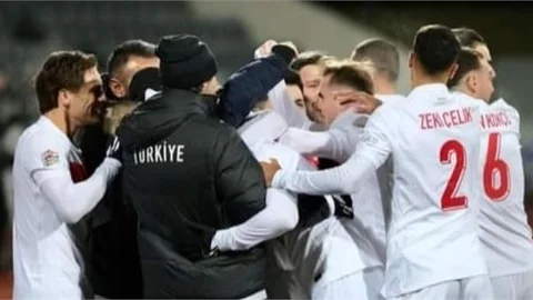 İZLANDA EVİNDE BUZ KESİLDİ:4-2