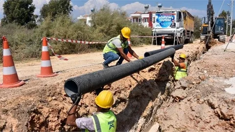 MESKİ, KANALİZASYON HATTI ÇALIŞMALARINA DEVAM EDİYOR