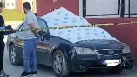 TARSUS'TA BİR KİŞİ ARAÇ İÇINDE ÖLÜ BULUNDU