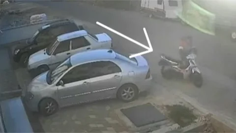 Mersin'de Motosiklet Hırsızlığı güvenlik kamerasına yansıdı