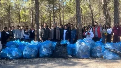 Mut'ta Cumhuriyet Ormanını Temizlendi