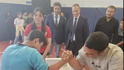 TARSUS'TA CUMHURİYET BAYRAMI BİLEĶ GÜREŞİ