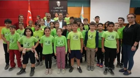 GELECEĞİN YÖNETİCİLERİ TARSUS BELEDİYE MECLİSİNİ ZİYARET ETTİ