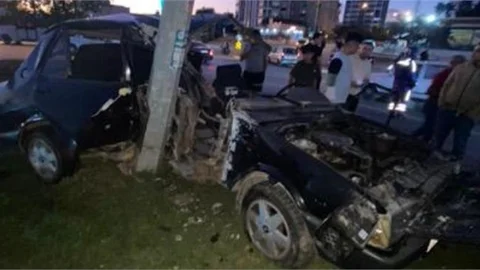 MERSİN'DE HURDAYA DÖNEN ARAÇTAN SAĞ ÇIKTI