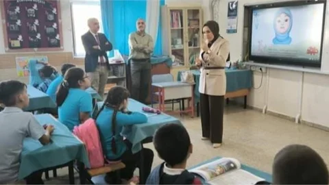 ÇETİNAY, "OKUL AİLE, EL ELE" PROJESİNDE ÖĞRENCİLERLE BULUŞTU