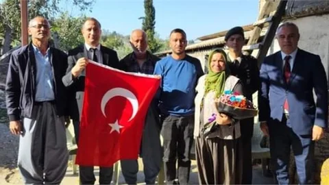 KAYMAKAM AKYÜZ, GAZİ ÖZEK'İ ZİYARET ETTİ