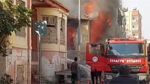 MERSİN'DE KORKUTAN YANGIN