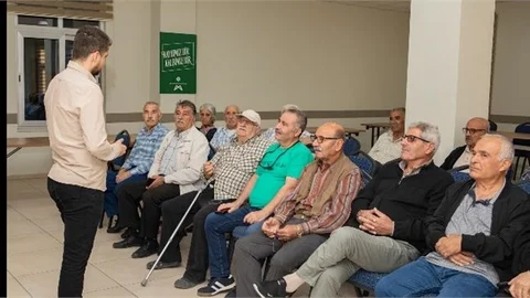 YAŞ ALMIŞ YURTTAŞLARI, ‘AKILCI İLAÇ KULLANIMI’ HAKKINDA BİLGİLENDİRİLDİ