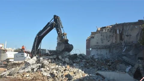 BÜYÜKŞEHİR BELEDİYESİ, TARSUS’A YENİ YOLLAR KAZANDIRMAK İÇİN ÇALIŞMALARINI SÜRDÜRÜYOR