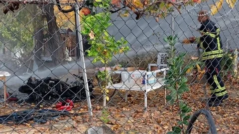 TARSUS'TA EVİN BAHÇESİNDEKİ MOTOR YANGINI