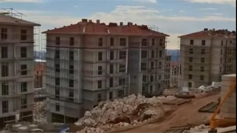 YENİŞEHİR TOKİ EVLERİ YÜKSELİYOR