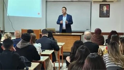 TTB BAŞKANI TEKE, ÜNİVERSİTE ÖĞRENCİLERİNE DERS VERDİ