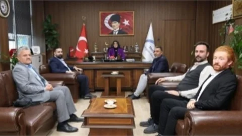 BAŞKAN ÖZBAYDAN, MÜDÜR DURMUŞ'A ZİYARET