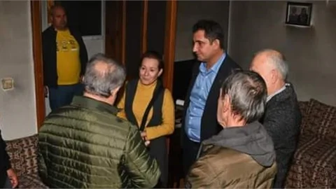 ANAMUR'DA YILDIRIM DÜŞEREK EVİ ZARAR GÖREN AİLEYE ZİYARET