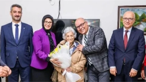 MERSİN İL MİLLÎ EĞİTİM MÜDÜRÜ FAZİLET DURMUŞ, "EMEKLİ ÖĞRETMENLER İLE SON DERS" ETKİNLİĞİNE KATILDI