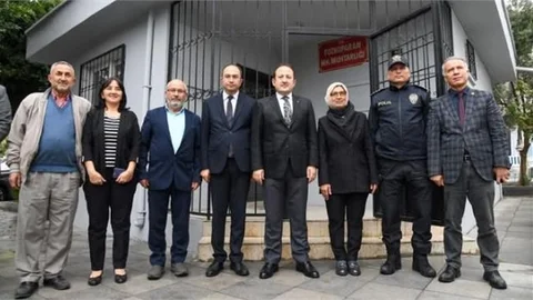 VALİ PEHLİVAN, TOROSLAR İLÇESİ TOZKOPARAN MAHALLESİ’NDE KAMU KURUMLARINI ZİYARET ETTİ