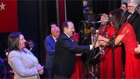 VALİ PEHLİVAN, 24 KASIM ÖĞRETMENLER GÜNÜ VESİLESİYLE DÜZENLENEN KONSER PROGRAMINA KATILDI