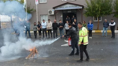 BÜYÜKŞEHİR PERSONELLERİNE ‘YANGINA NASIL MÜDAHALE EDİLİR?’ EĞİTİM VERİLDİ İ