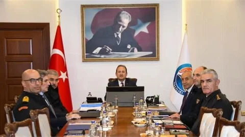 VALİ PEHLİVAN BAŞKANLIĞINDA, GÜVENLİK VE ASAYİŞ DEĞERLENDİRME TOPLANTISI GERÇEKLEŞTİRİLDİ