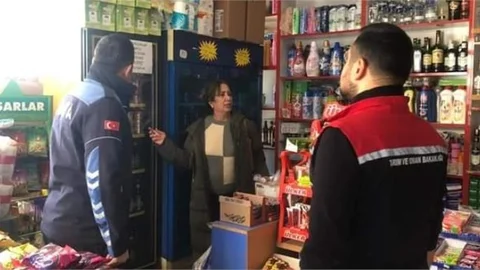 ÇAMLIYAYLA ESNAFI GÜVENLİ GIDA VE UYGUNLUĞU KONUSUNDA BİLGİLENDİRİLDİ