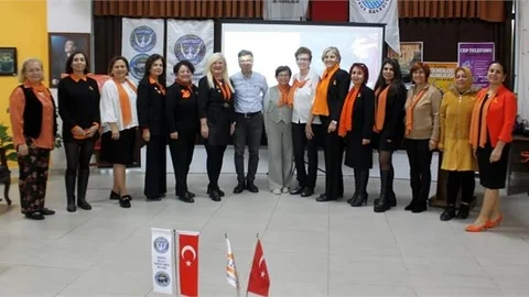 TARSUS'TA 'SİBER ŞİDDETİN BELİRTİLERİ VE KORUNMA YOLLARI' KONULU ETKİNLİK