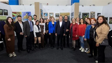 BAŞKAN SEÇER, ‘MERSİN ÇAĞDAŞ SANAT FUARI’NIN AÇILIŞINA KATILDI