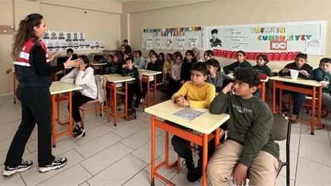 JANDARMADAN ÖĞRENCİLERE SİBER FARKINDALIK EĞİTİMİ”