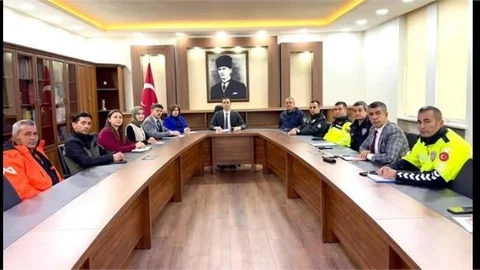 ÇAMLIYAYLA'DA KIŞ TEDBİRLERİ TOPLANTISI