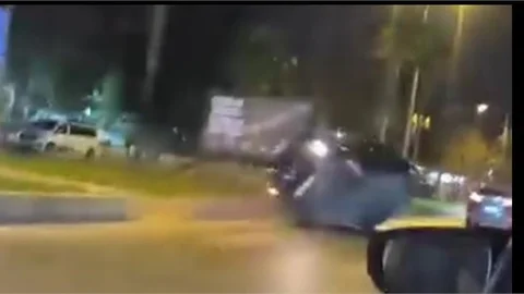 KAZA ANI KAMERAYA YANSIDI: 2 KİŞİ YARALANDI