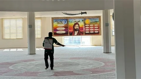 TARSUS’TA CAMİ DEZENFEKTE VE MEZARLIK TEMİZLİK ÇALIŞMALARINA DEVAM EDİYOR