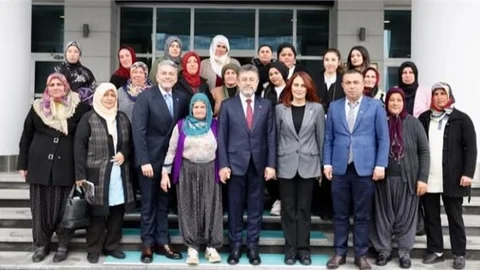 TARSUSLU SÜT ÜRETİCİLERİ, BAKAN YUMAKLI'YI ZİYARET ETTİ