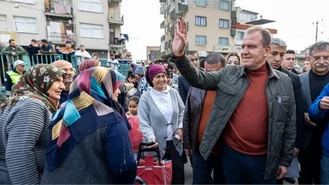 BAŞKAN SEÇER, HAL MAHALLESİ’NDE PAZAR GEZDİ, VATANDAŞI DİNLEDİ