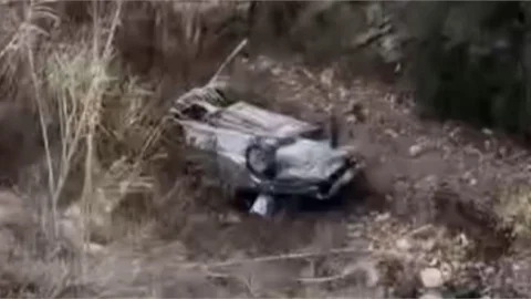 MERSİN'DE ARAÇ 100 METRELİK UÇURUMA YUVARLANDI:1 ÖLÜ