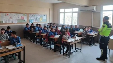 TARSUS'TA ÖĞRENCİLERE TRAFİK EĞİTİMİ VERİLDİ